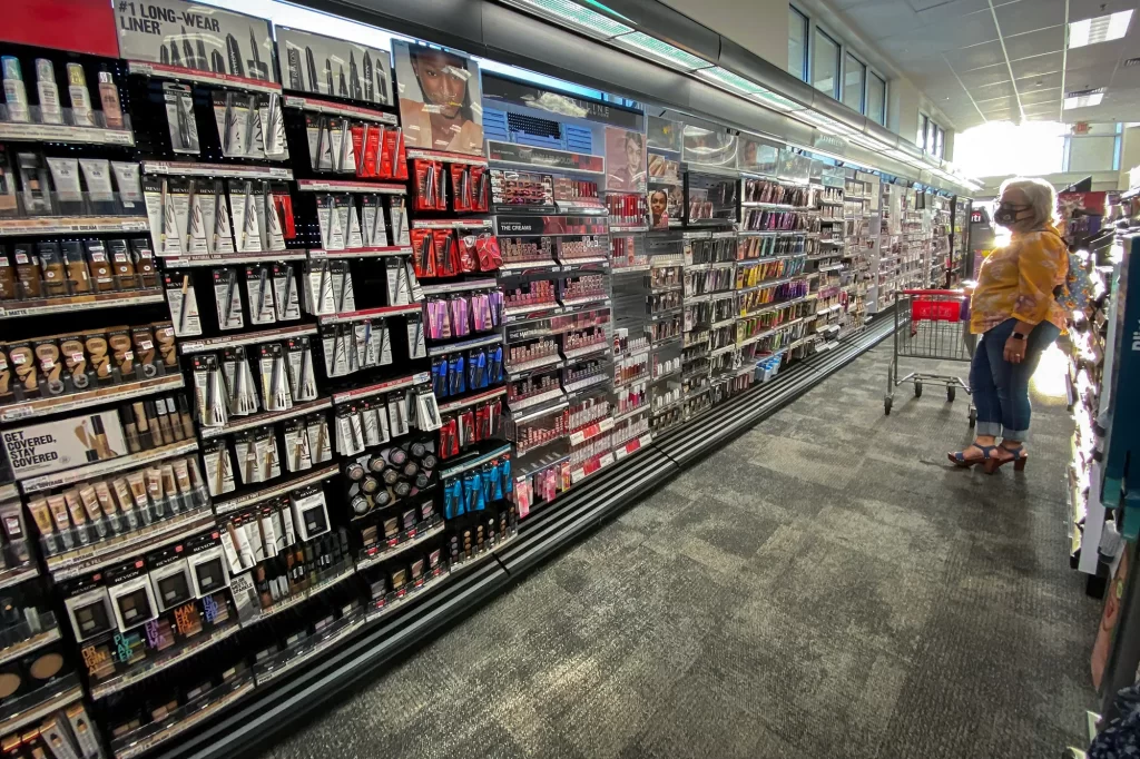 California bans cosmetics chemicals, following EU