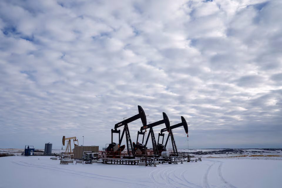 Oil Prices Mixed as US Supply Worries Linger After Storm