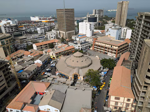 Senegal Projects Sharp Slowdown in Growth, Debt Challenges Persist